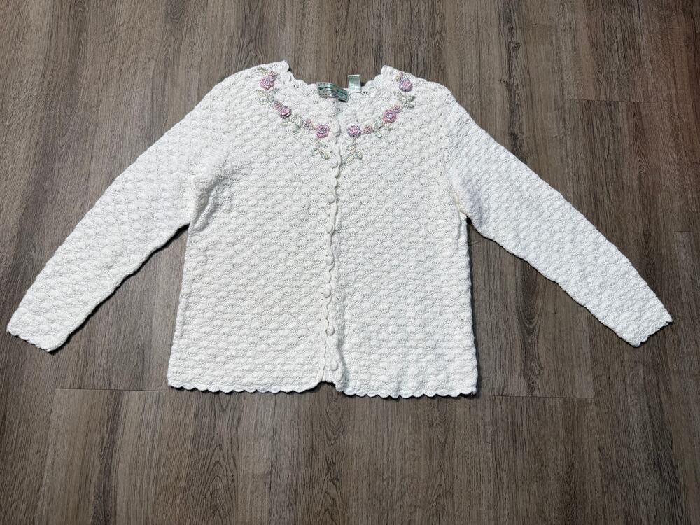 Vintage Emerald Isle Women's Floral Embroidered Knit Cardigan Sweater